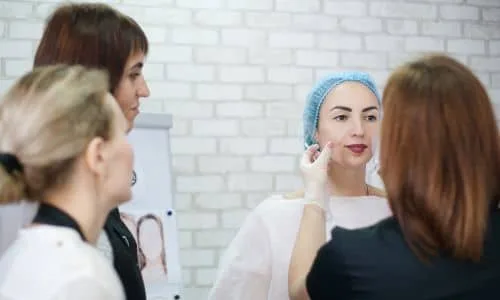  الاستعداد للاستشارة التجميلية الأولى